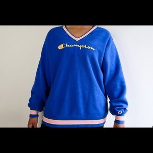 Champion UO Exclusive Fleece V-Neck Sweatshirt